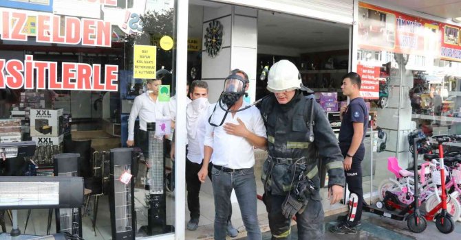 Antalya’da AVM’de yangın paniği
