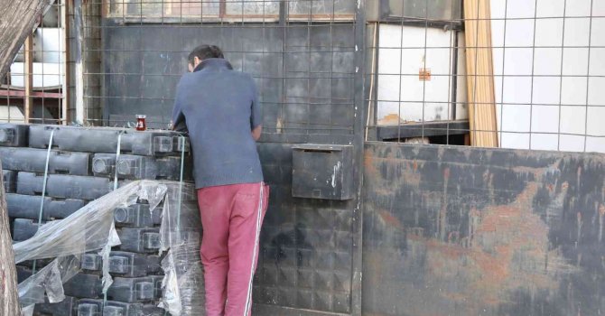 Acı haberi alarak olay yerine koştu, kardeşinin cesedine bir an olsun bakamadı