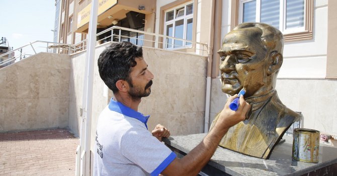 Döşemealtı Belediyesi okullarda bakım ve onarım çalışması yapıyor