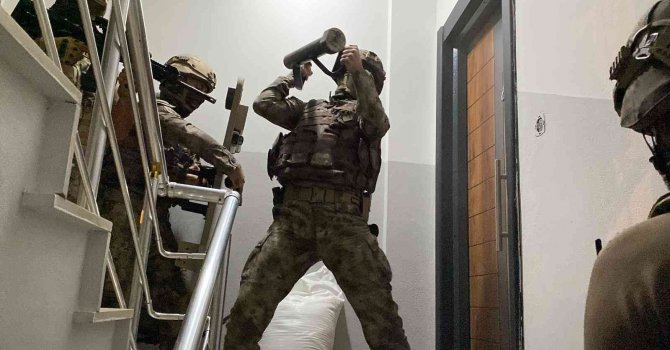 Evi kameralarla donatan suç çetesine gece operasyonu: 5 gözaltı