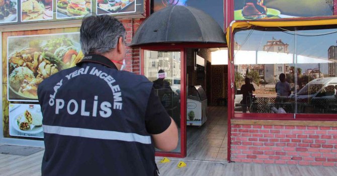 Antalya’da iki iş yeri kurşunlandı