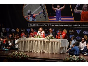 Şampiyonlar genç sporculara başarı hikayelerini anlattı