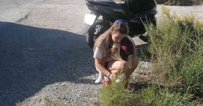 Kaza sonrası büyük korku yaşayan Rus kadın turist çocuğuna sarılarak teselli buldu