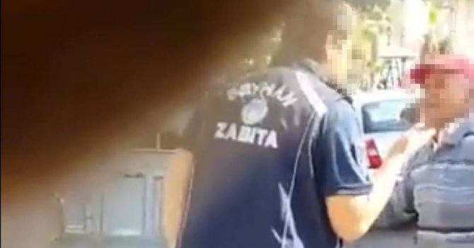 Zabıtadan seyyar satıcıya tokat