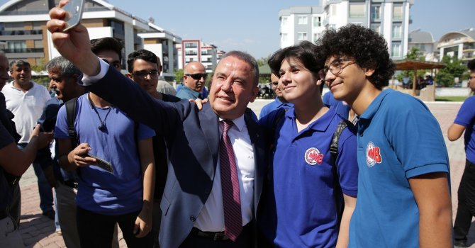 Başkan Böcek eğitim yılı açılışına katıldı