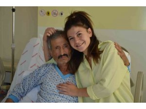 Torunundan alınan karaciğer nakledilen 71 yaşındaki dede, gözyaşlarını tutamadı