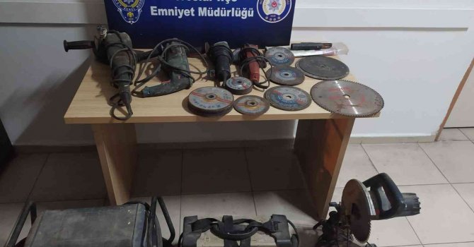 İşyerinden hırsızlık yapan şüpheliler yakalandı