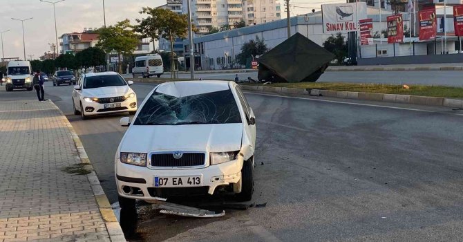 Antalya’da otomobil sulama deposuna çarptı: 1 yaralı