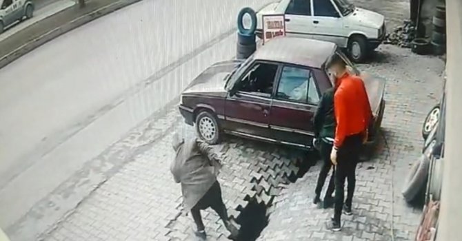 Kaldırımın çökme anı kamerada
