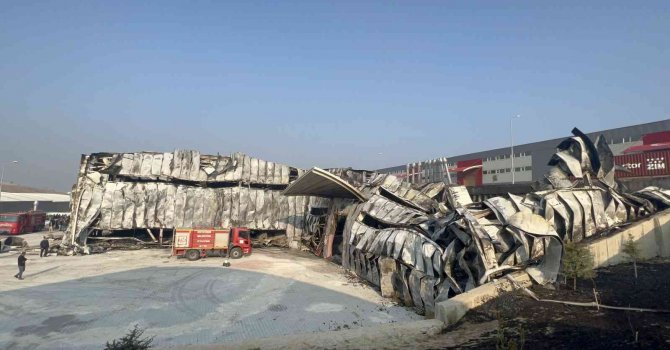 Hatay’da yanan fabrikadaki tahribat gün ağarınca ortaya çıktı