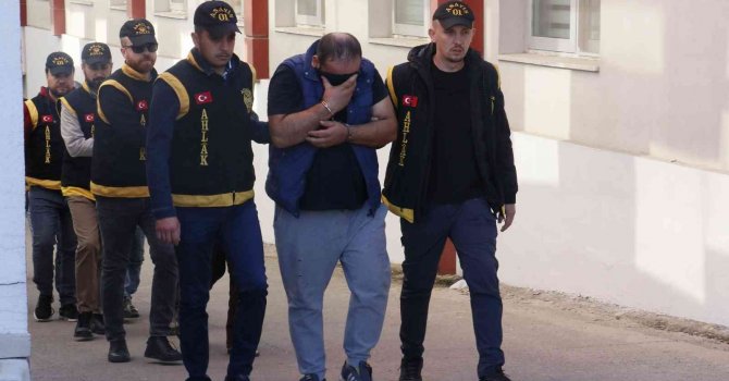 Fuhşun şifresi: "Karpuz tarlasında bekliyorum"