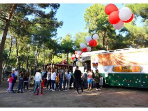 Çocuklar Tiyatro Otobüsü’nü sevdi