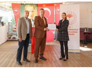 Mersin’de dondurma üretim elemanı kursiyerleri sertifikalarını aldı