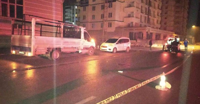 Seyir halindeki kamyonetten düşen çocuk hayatını kaybetti