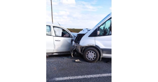 Cezaevi aracı kaza yaptı, 11 kişi yaralandı