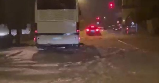 Alanya’da yağmur hayatı olumsuz etkiledi