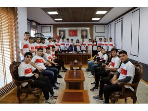 Kahramanmaraşlı gençler milli maç heyecanı yaşadı