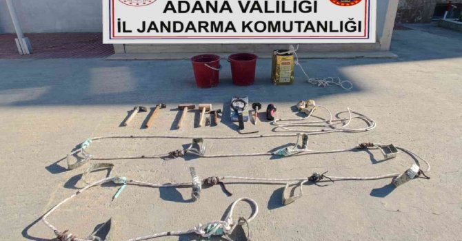 Adana’da kaçak kazı yapan 2 kişi suçüstü yakalandı