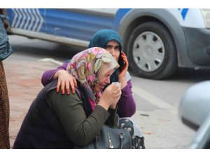 Kazada ağır yaralanan motosiklet sürücüsünü kurtarmak için vatandaşlar seferber oldu