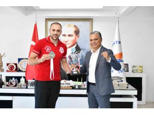 Kızıl Fırtına Avrupa Şampiyonu oldu