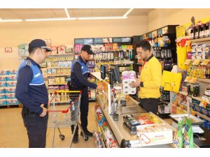 Toroslar’da marketler denetleniyor