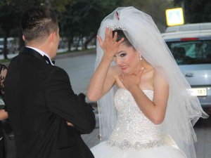 Gelinler ağlamasın diye otomobil camlarını kırılmaz yaptı