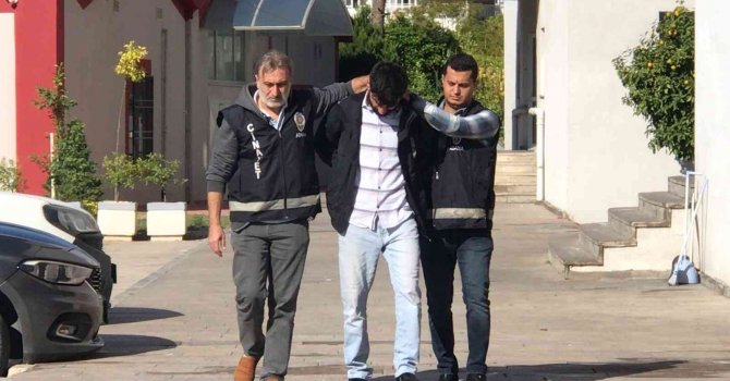 Eşine şiddet uygulayan koca, yoldan geçen 2 kişiden birini öldürdü diğerini yaraladı