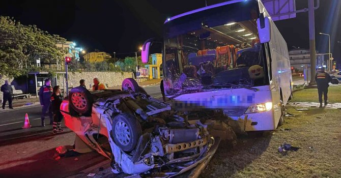 Şehirlerarası yolcu otobüsü ile otomobil çarpıştı: 1 ölü, 1 ağır yaralı
