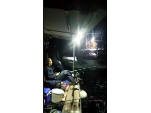 Balıkçılar denizde yer yüzünden tartıştı, birbirlerinin üzerine tekne sürdü