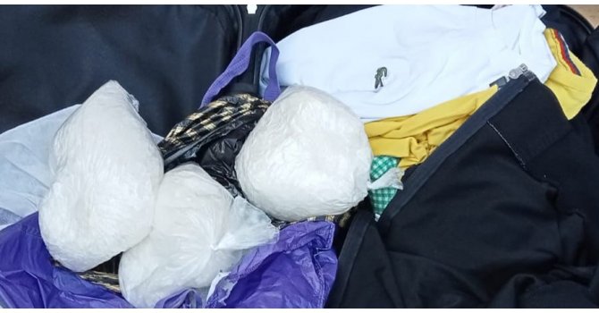 Taksideki valizde uyuşturucu ele geçirildi: 2 gözaltı