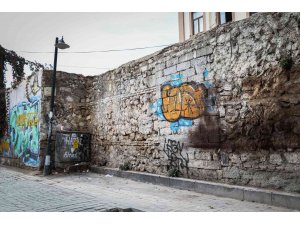 Antalya Kaleiçi’nde “tarihi” kirlilik