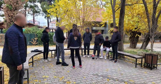 Burdur’da okul çevreleri ile servis araçları denetlendi