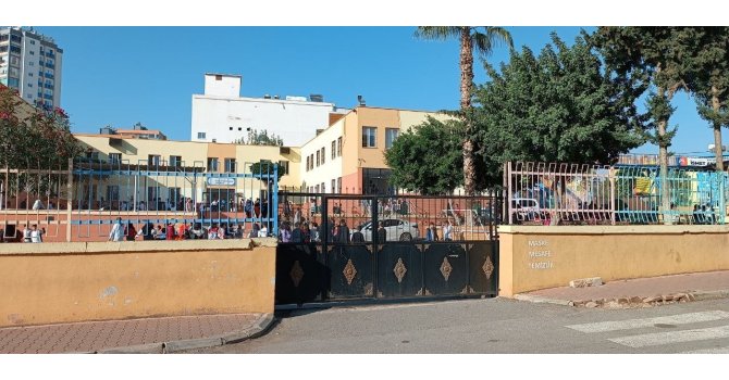Okulda dehşet: Mersin’de kız öğrenci tuvalette bıçaklanarak öldürüldü
