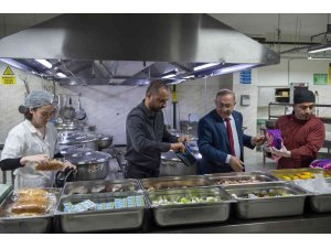 İhtiyaç sahibi öğrencilerin kahvaltısı Seyhan Belediyesinden