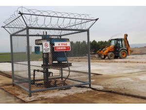 Adana’da su seviyesinde çıktı: "Çukurova 7" isimli kuyudan petrol fışkırdı