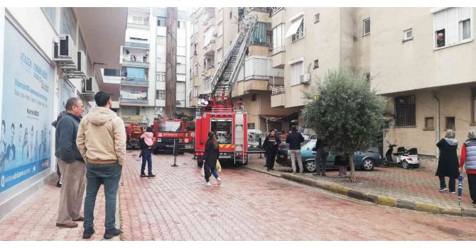 Yanan evinin son halini görünce fenalık geçirdi