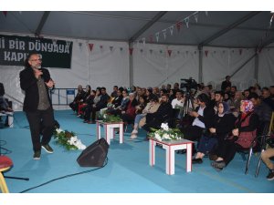 Kitap fuarında Neşet Ertaş gecesi