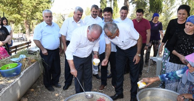 Başkan Şahin Aşure gününe katıldı