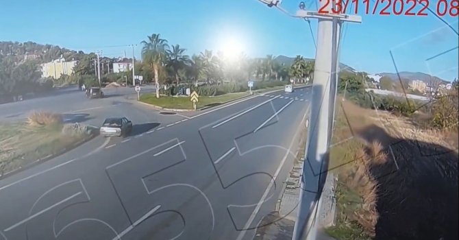 Motosiklet sürücüsünü ölüme götüren kaza kamerada