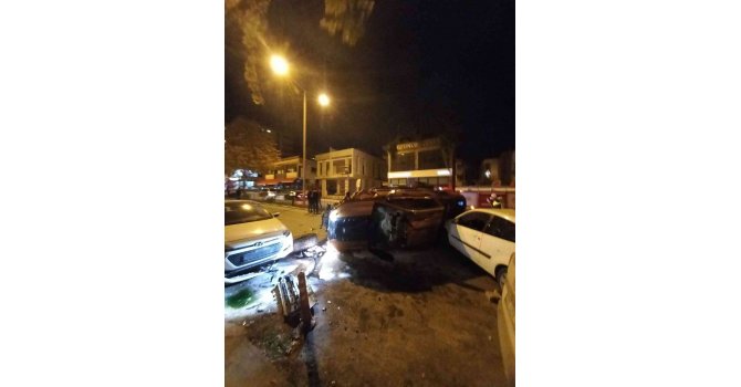 Otomobili ile 6 araca çarpıp durabildi