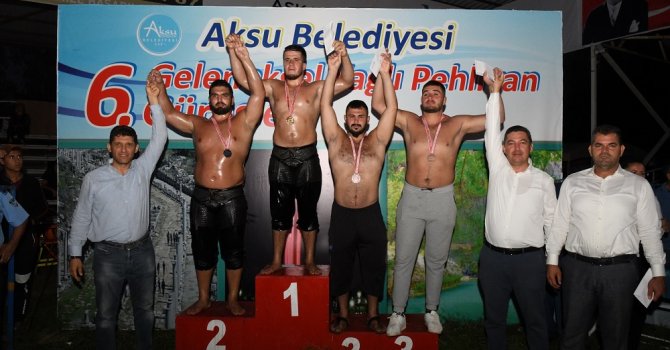 Aksu’da muhteşem güreş
