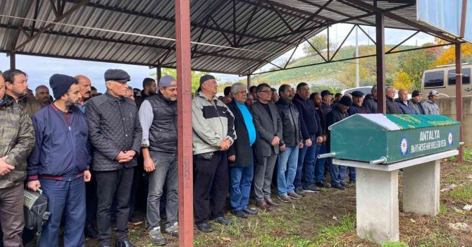 Selver hemşire gözyaşları eşliğinde toprağa verildi