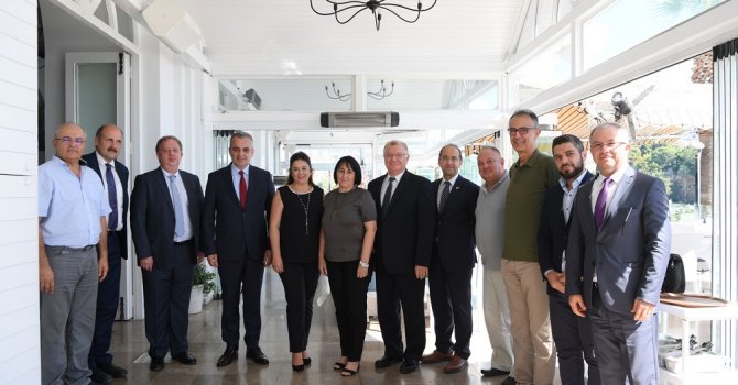 Başkan Esen, konsoloslarla bir araya geldi