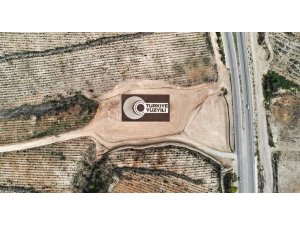 Adana’da fidanlarla "Türkiye Yüzyılı" logosu işlendi