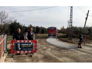 Akdeniz’de asfaltlama çalışmaları sürüyor