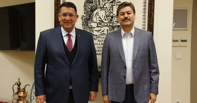 AESOB, FELAKETZEDE ESNAFIN YANINDA