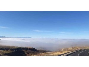 150 bin nüfuslu ilçe sis denizinde kayboldu