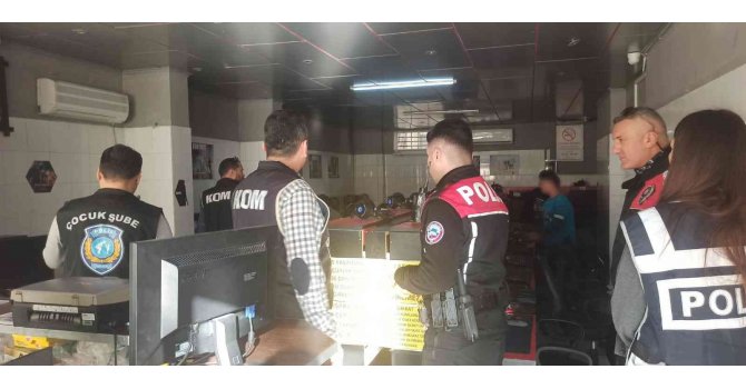 Antalya’da okul çevreleri ve servis araçları denetlendi