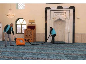 Toroslar’da ibadethaneler temizleniyor