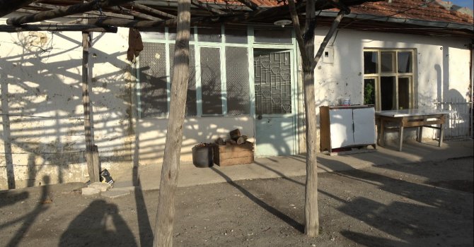 Kapının önüne bırakılan çocuğun annesi ifadesinin ardından serbest bırakıldı